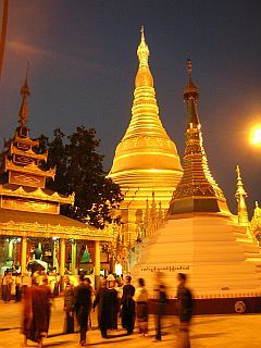 In the Shwedagon Pagoda at night