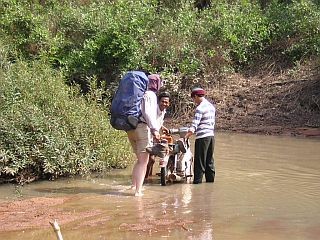 Crossing the river to Ta Seng