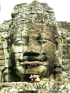 Rendy and Plukje (de)facing the Bayon