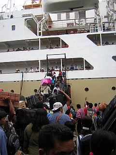 Boarding the Pelni ship; completely crazy!