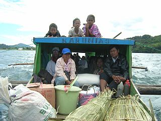 The ferries of the Poso lake